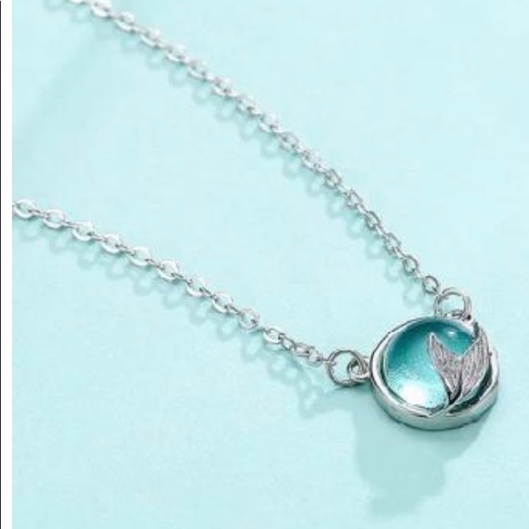 Mermaid Tail Necklace 3/45$ - Picture 3 of 5